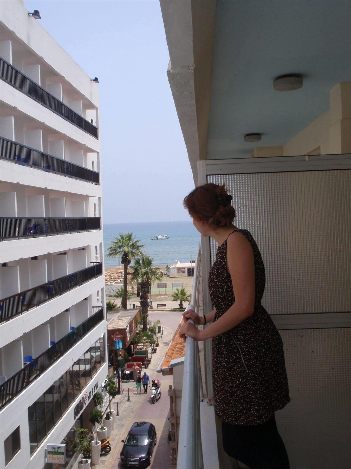 Palm Sea Beach Hotel Apartments Lárnaca Exterior foto