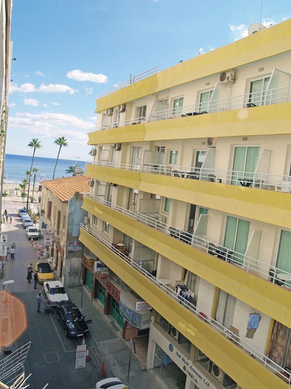 Palm Sea Beach Hotel Apartments Lárnaca Exterior foto